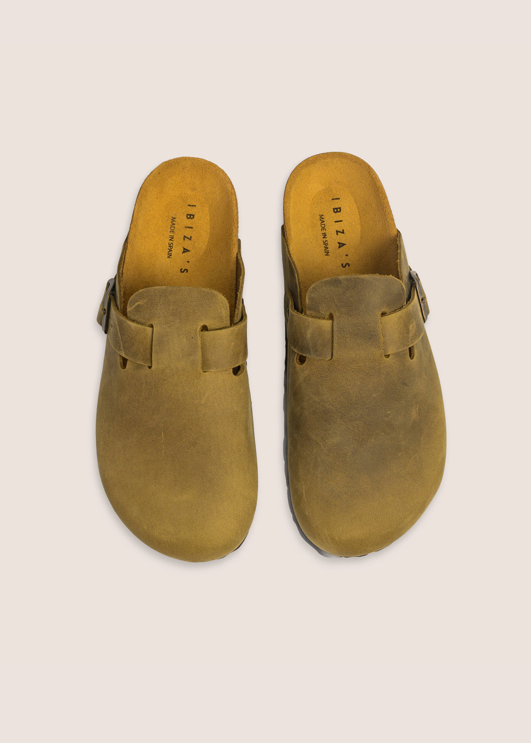Murta Kaki — zueco con hebilla, vista cenital