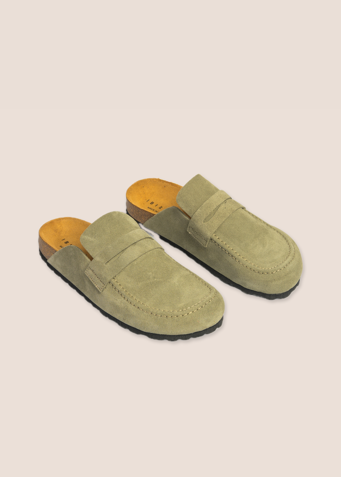 Brasa Veggie — zueco de serraje con pala tipo mocasín, vista lateral